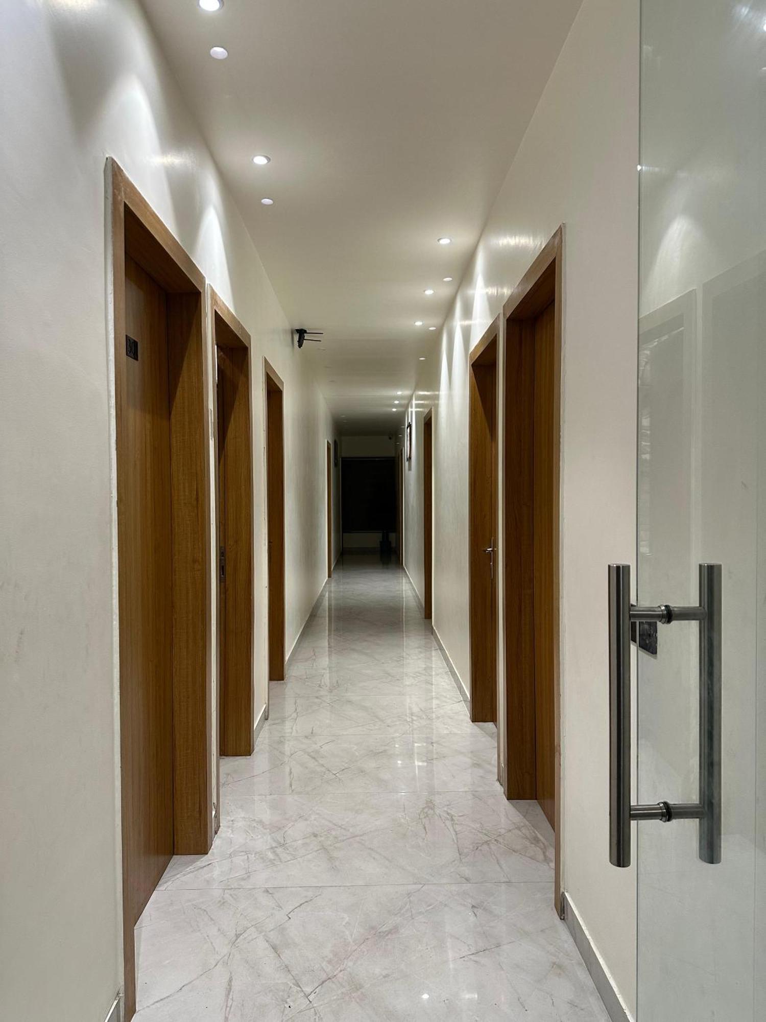 Hotel Sky Way Inn Hisar Екстер'єр фото