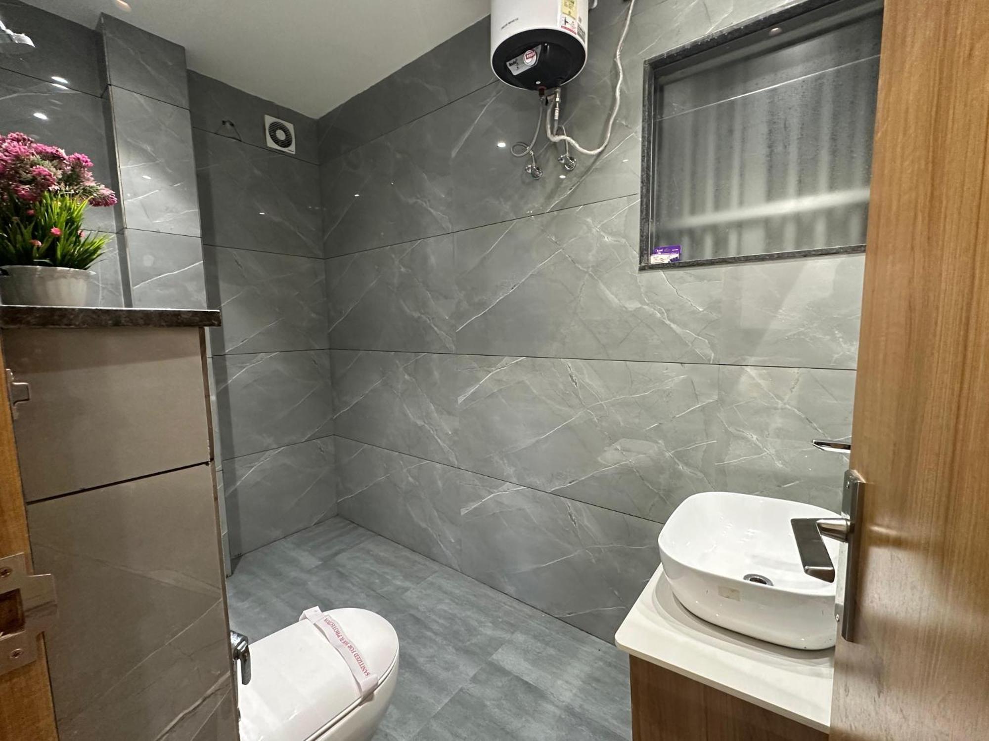 Hotel Sky Way Inn Hisar Екстер'єр фото
